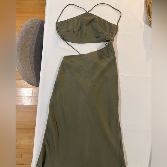 Meshki Astrella Halter Cut Out Midi Dress - Cardamom - Picture 4 of 7